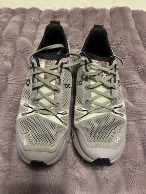 On Cloud Cloudsurfer Trail shoes